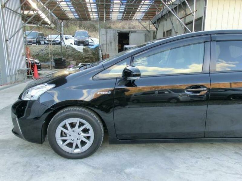 PRIUS ALPHA
