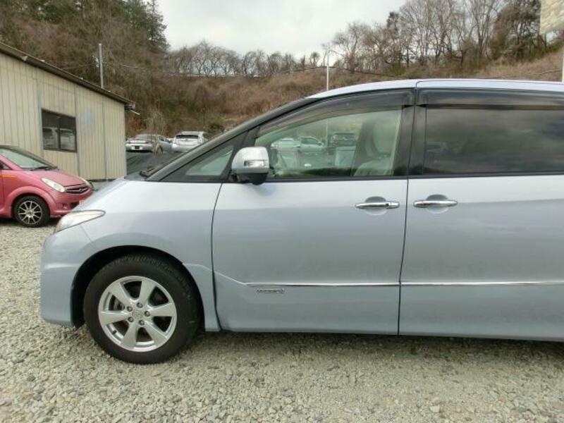 ESTIMA HYBRID