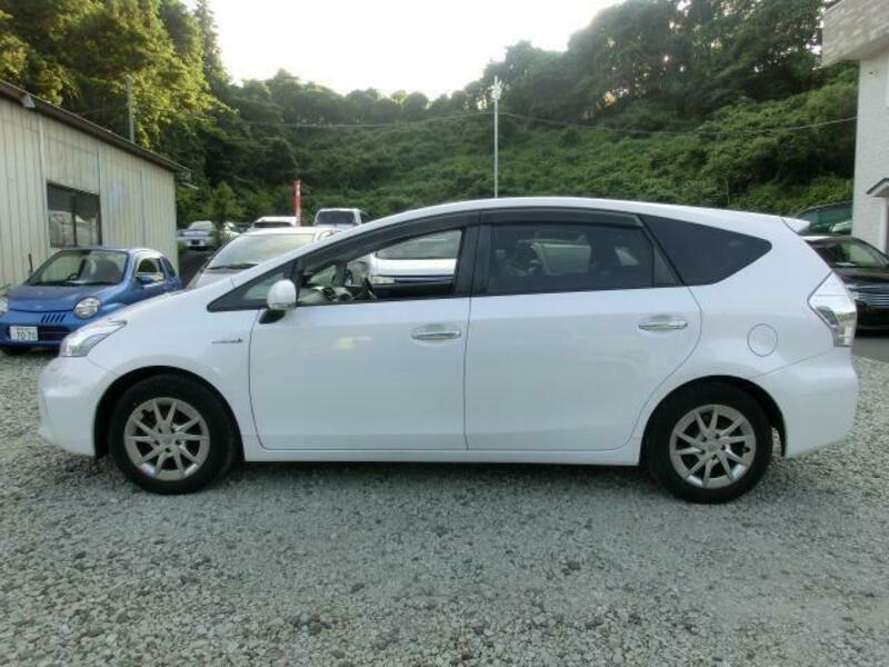 PRIUS ALPHA