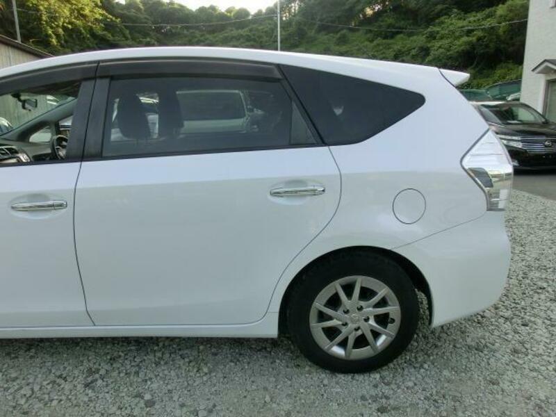 PRIUS ALPHA
