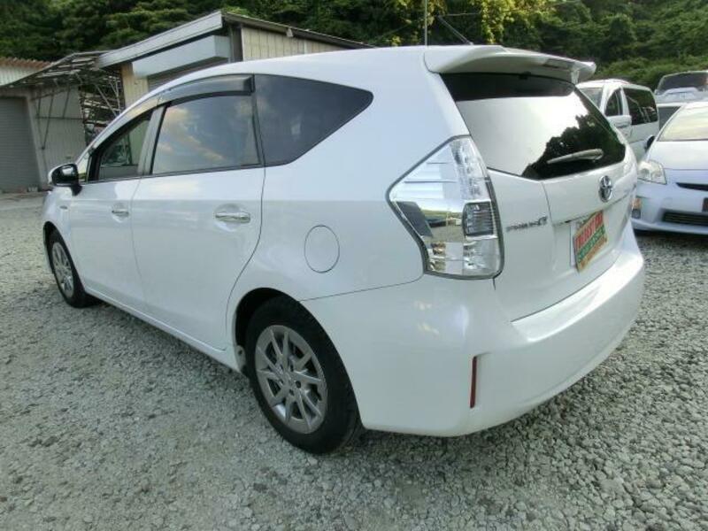 PRIUS ALPHA