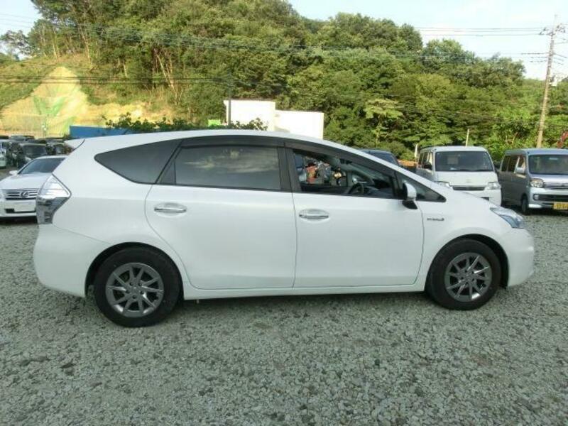 PRIUS ALPHA