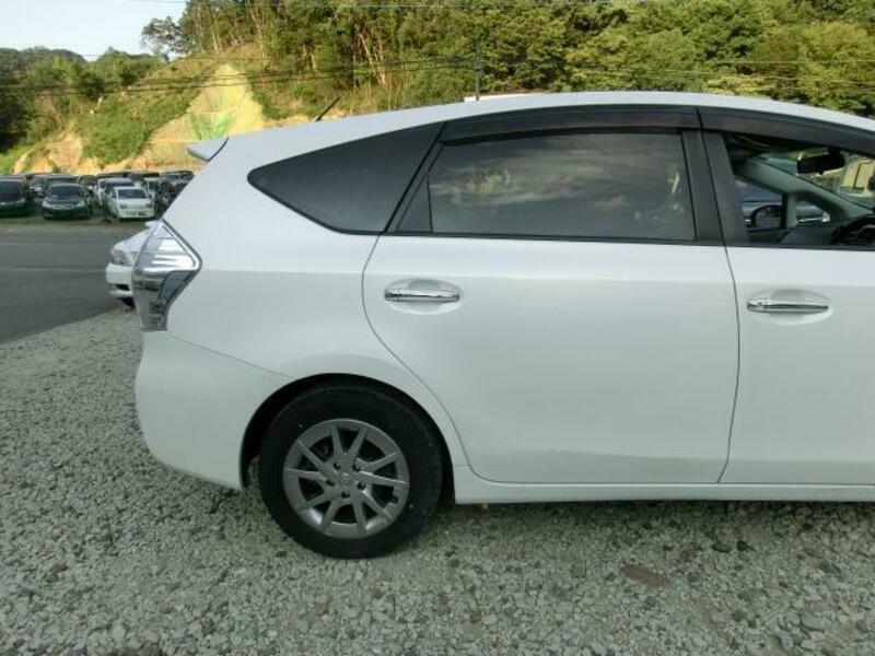 PRIUS ALPHA