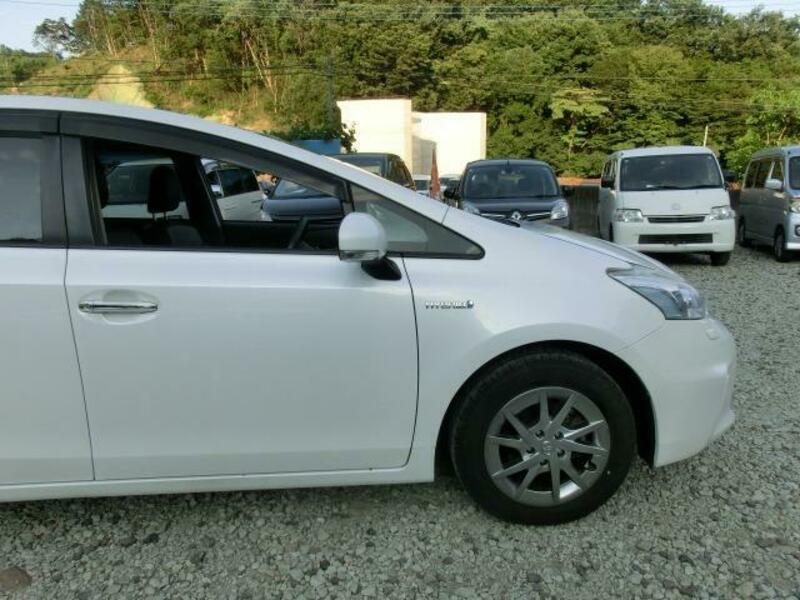 PRIUS ALPHA