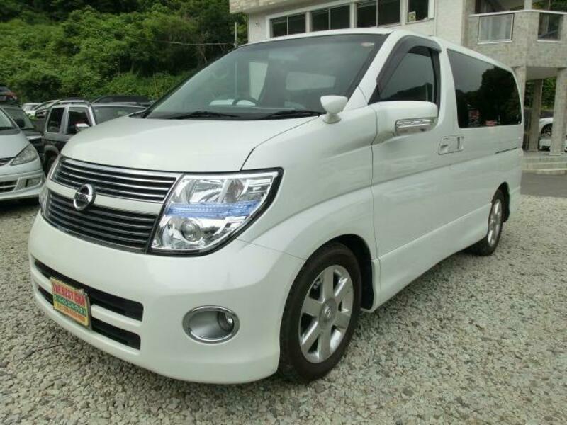 NISSAN ELGRAND