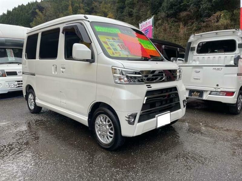 TOYOTA PIXIS VAN