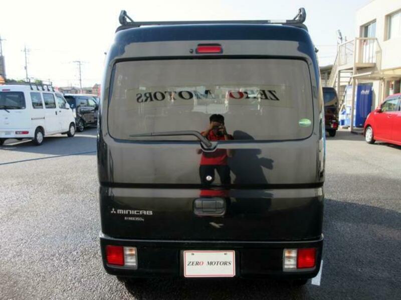 MINICAB VAN