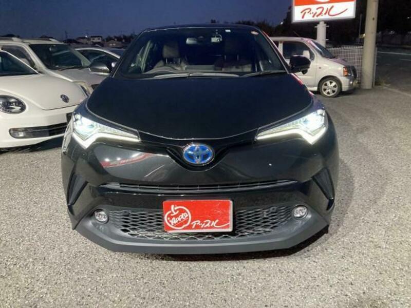 Used 2018 TOYOTA C-HR DAA-ZYX10  SBI Motor Japan