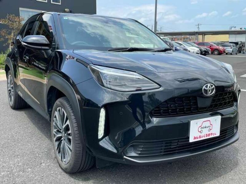 YARIS CROSS