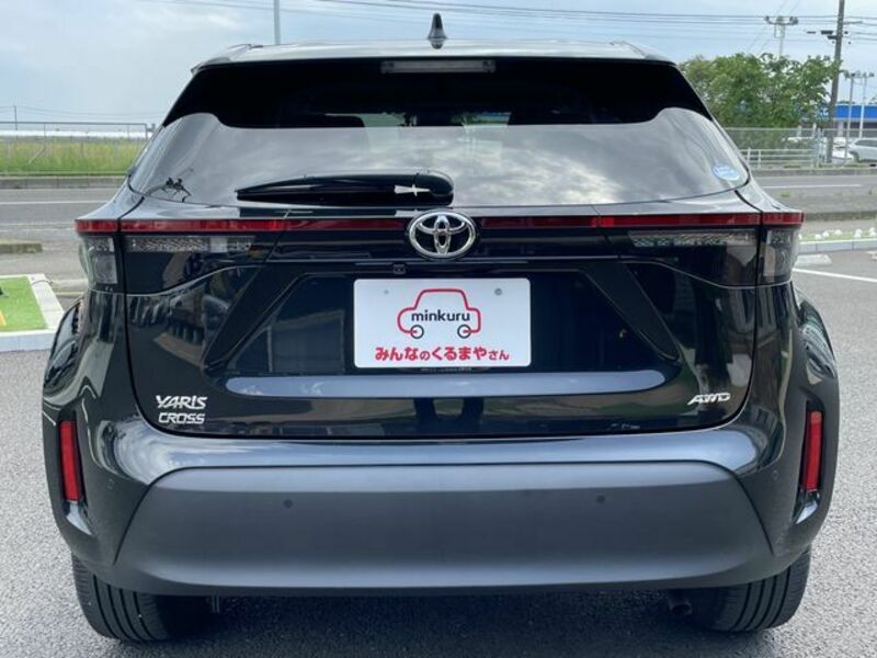 YARIS CROSS