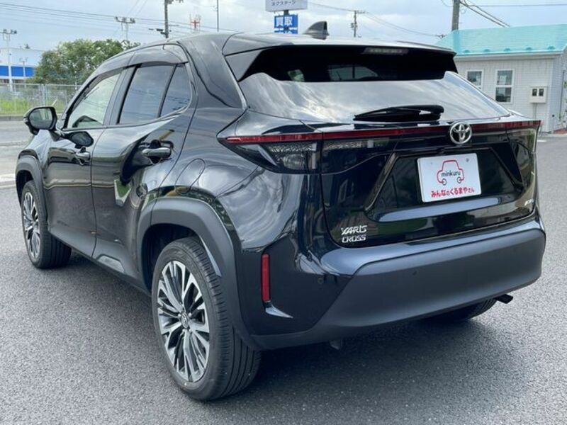 YARIS CROSS