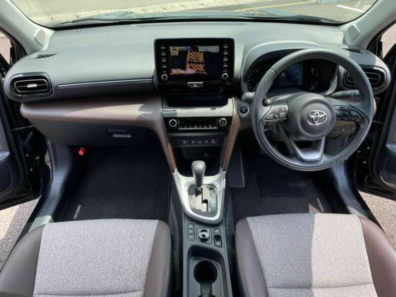 YARIS CROSS