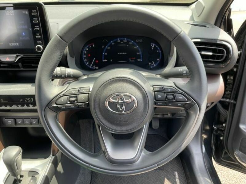 YARIS CROSS