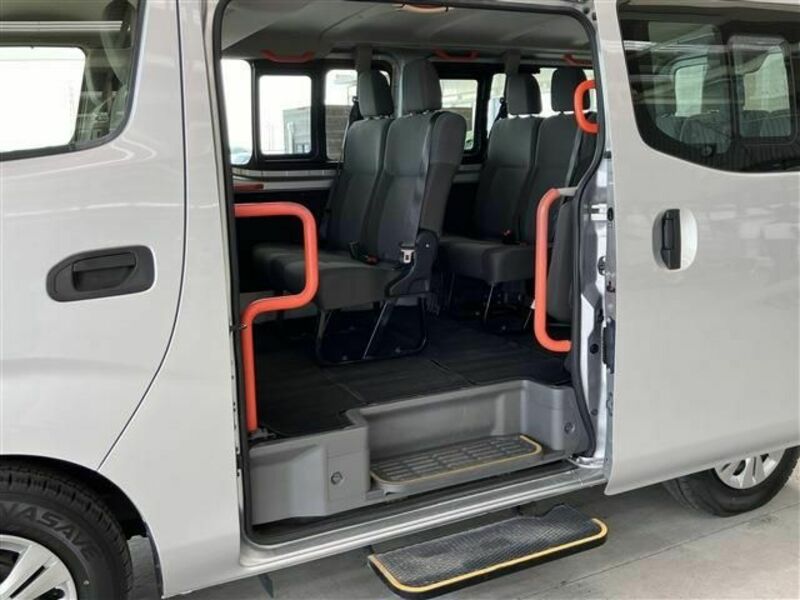 NV350 CARAVAN WAGON