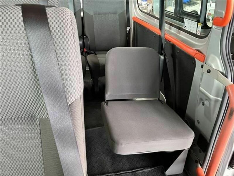 NV350 CARAVAN WAGON