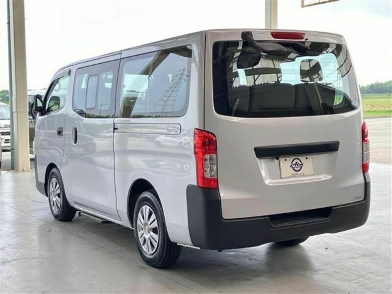 NV350 CARAVAN WAGON