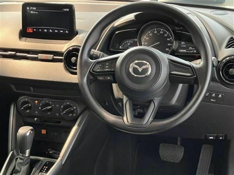 MAZDA2