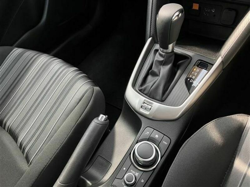 MAZDA2
