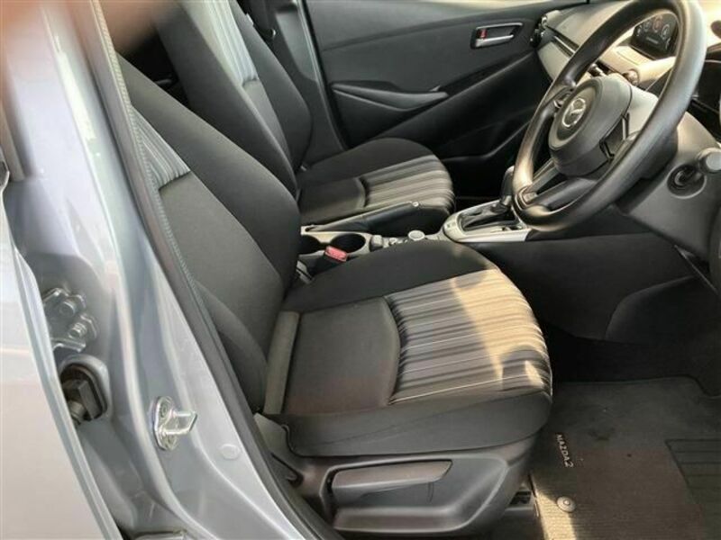 MAZDA2