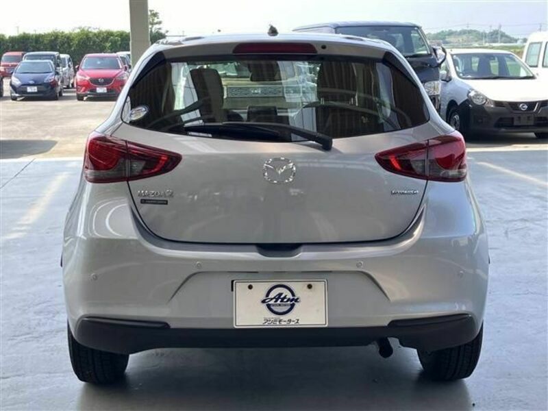 MAZDA2