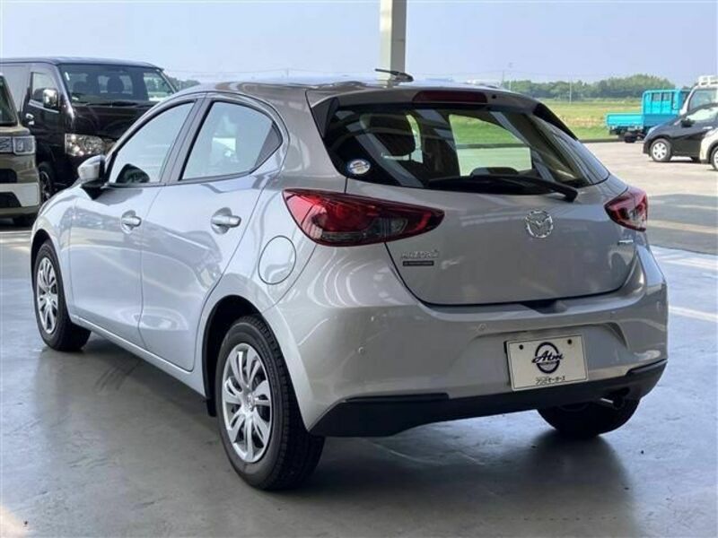 MAZDA2