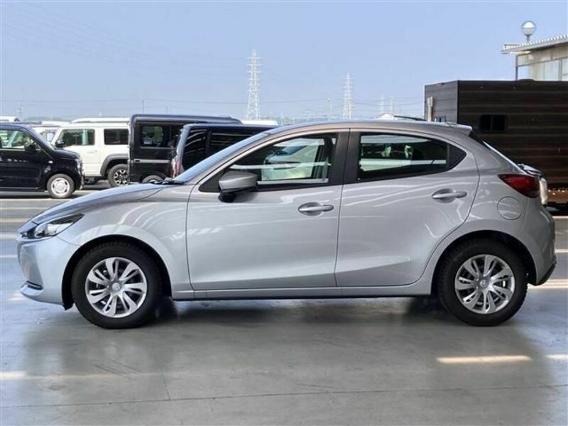 MAZDA2
