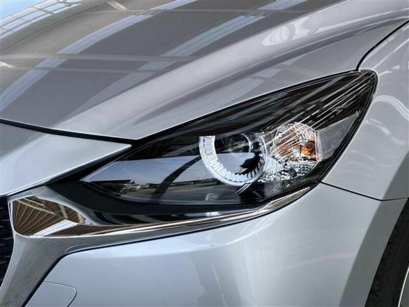 MAZDA2
