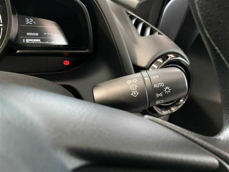 MAZDA2