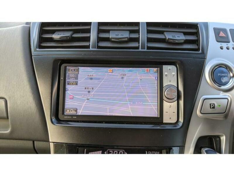PRIUS ALPHA