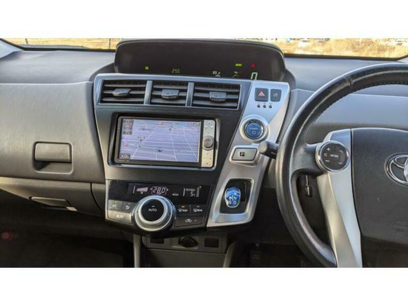 PRIUS ALPHA
