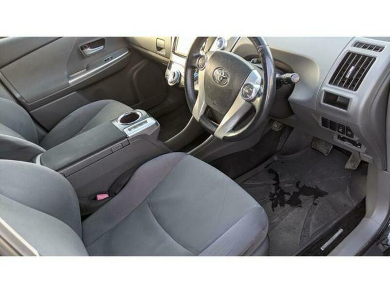 PRIUS ALPHA