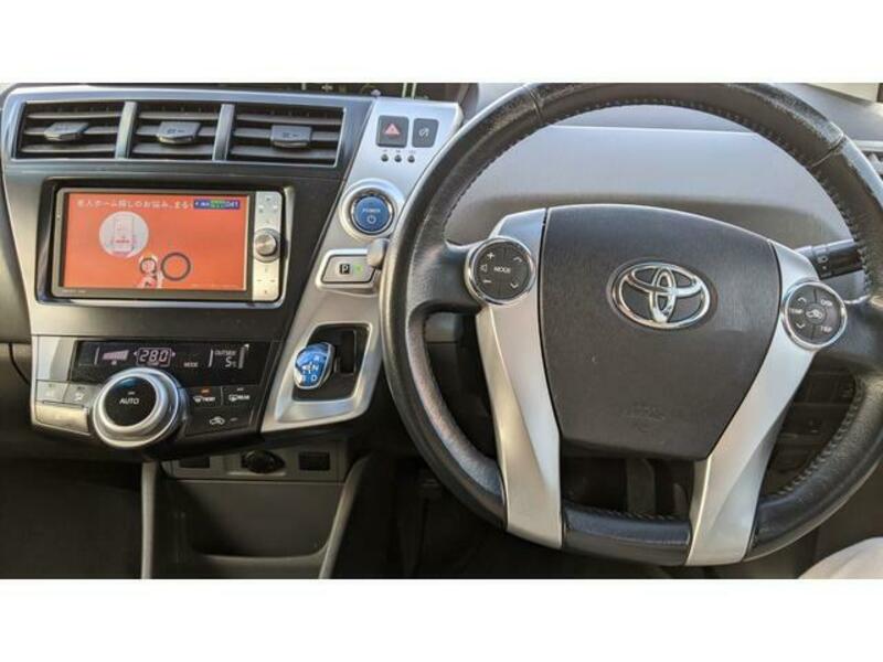 PRIUS ALPHA