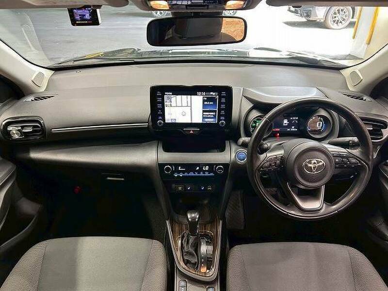 YARIS CROSS