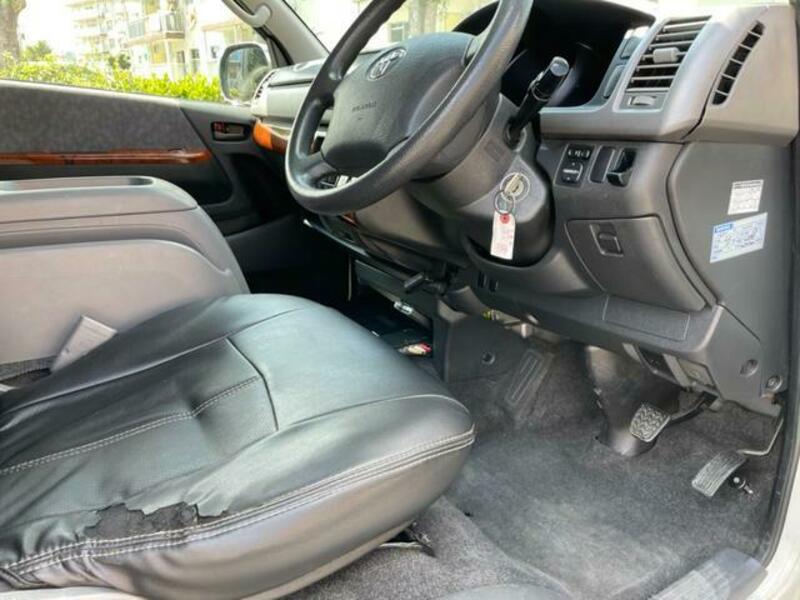 HIACE VAN