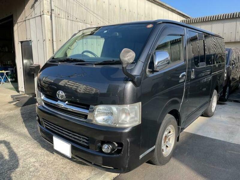 TOYOTA HIACE VAN