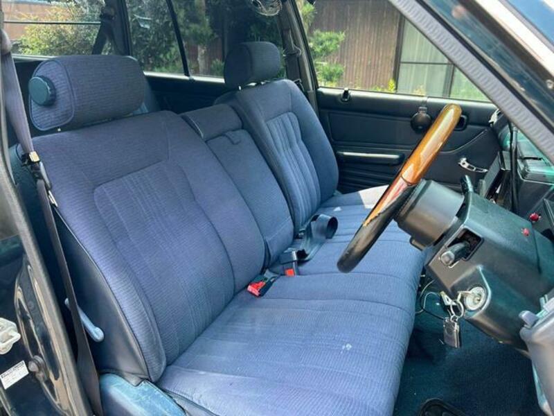 CROWN VAN