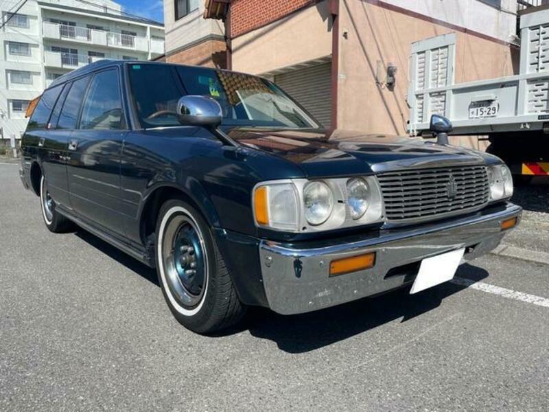 CROWN VAN