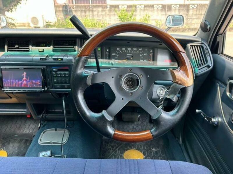 CROWN VAN