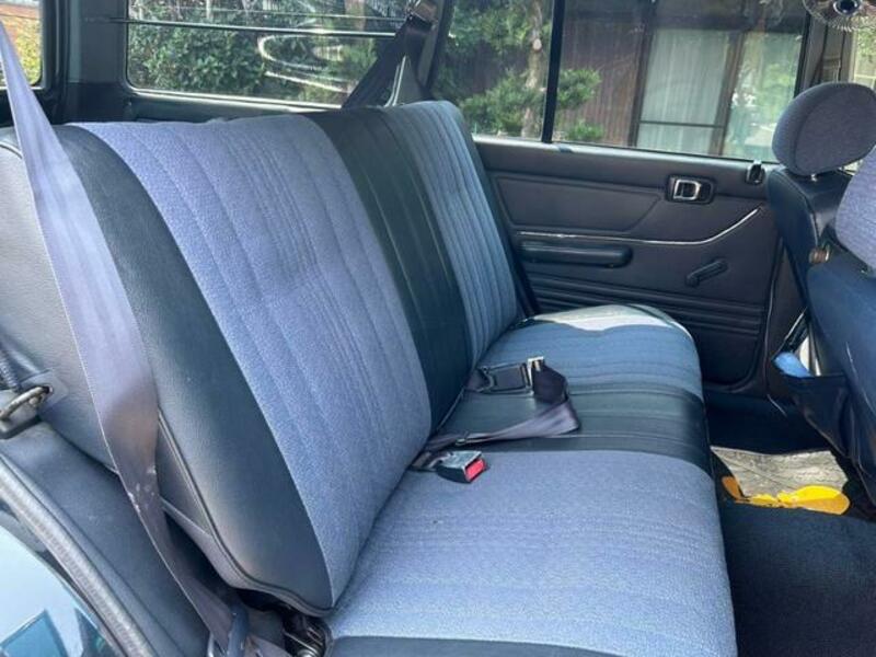 CROWN VAN