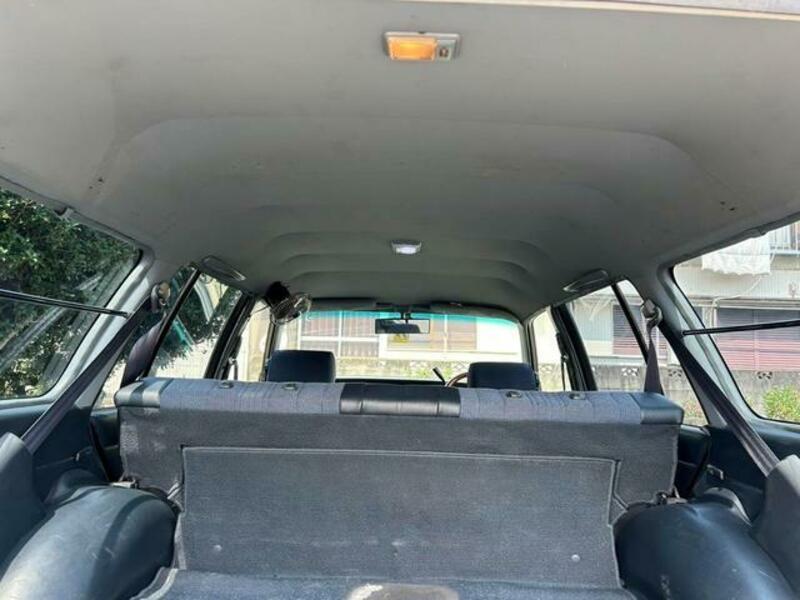 CROWN VAN