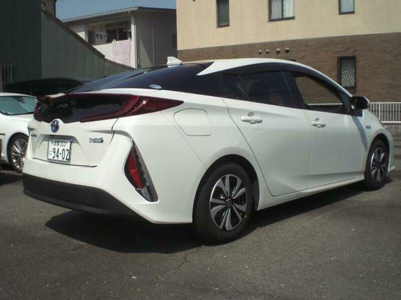PRIUS PHV