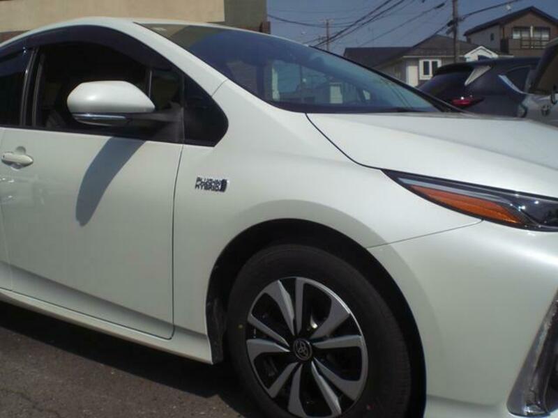 PRIUS PHV