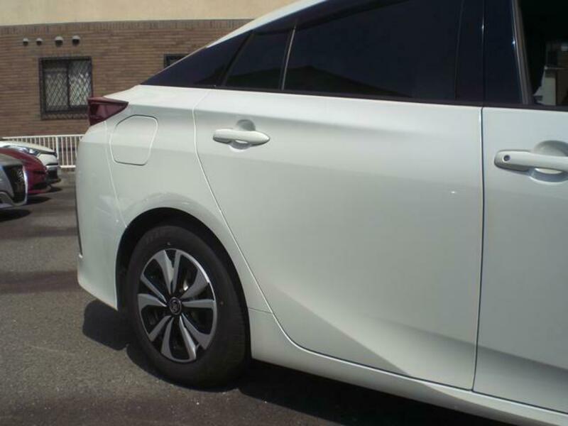 PRIUS PHV