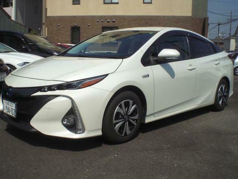 TOYOTA PRIUS PHV