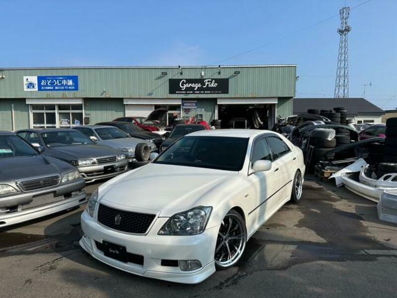 TOYOTA CROWN