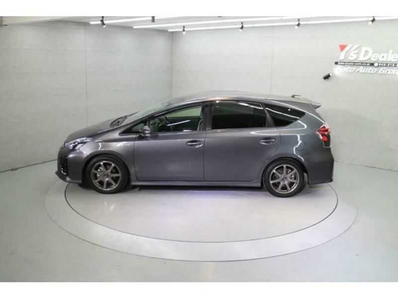 PRIUS ALPHA