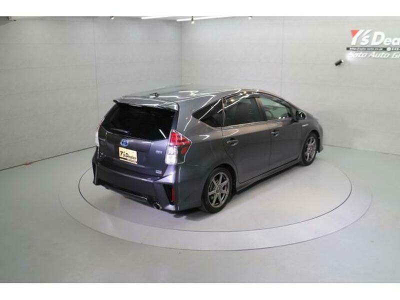 PRIUS ALPHA