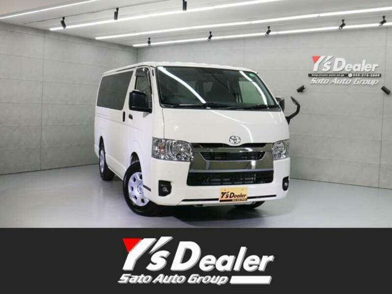 TOYOTA HIACE VAN
