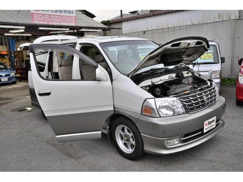 GRAND HIACE