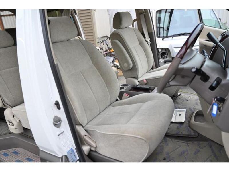 GRAND HIACE